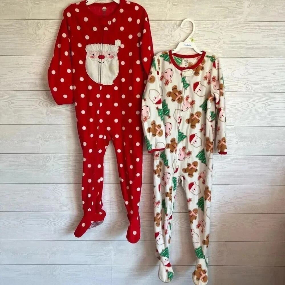 Carter’s Christmas/Santa fleece footed blanket sleepers Size 4T